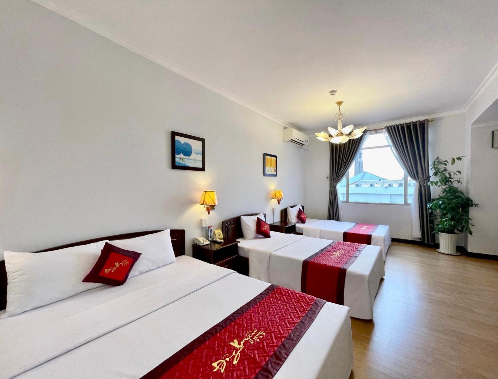 Dong Xuyen Hotel Лонгсюєн Екстер'єр фото
